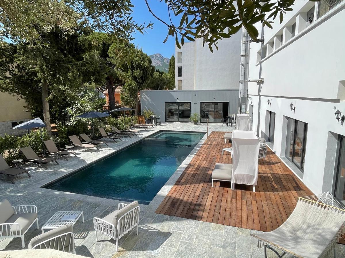 Best Western Hotel Casa Bianca, Piscine Interieure Et Exterieure كالفي المظهر الخارجي الصورة